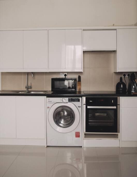 3 Bed Flat With Balcony Central Λονδίνο Εξωτερικό φωτογραφία