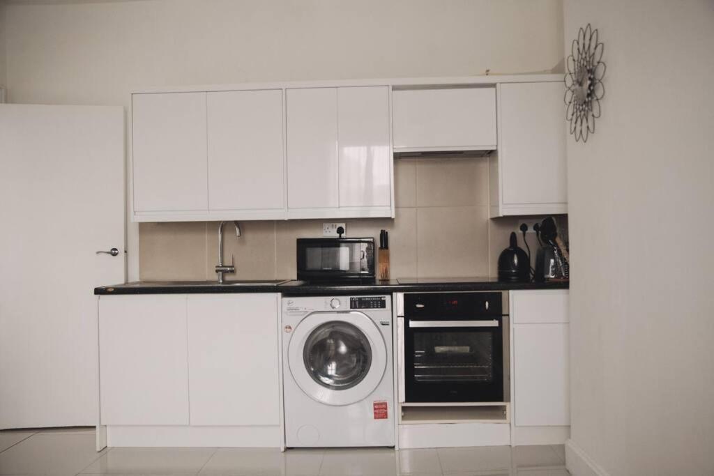 3 Bed Flat With Balcony Central Λονδίνο Εξωτερικό φωτογραφία